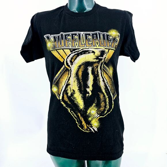 Hufflepuff Wizard House Graphic Tee T-Shirt Women's Size S 3260 - Picture 1 of 5